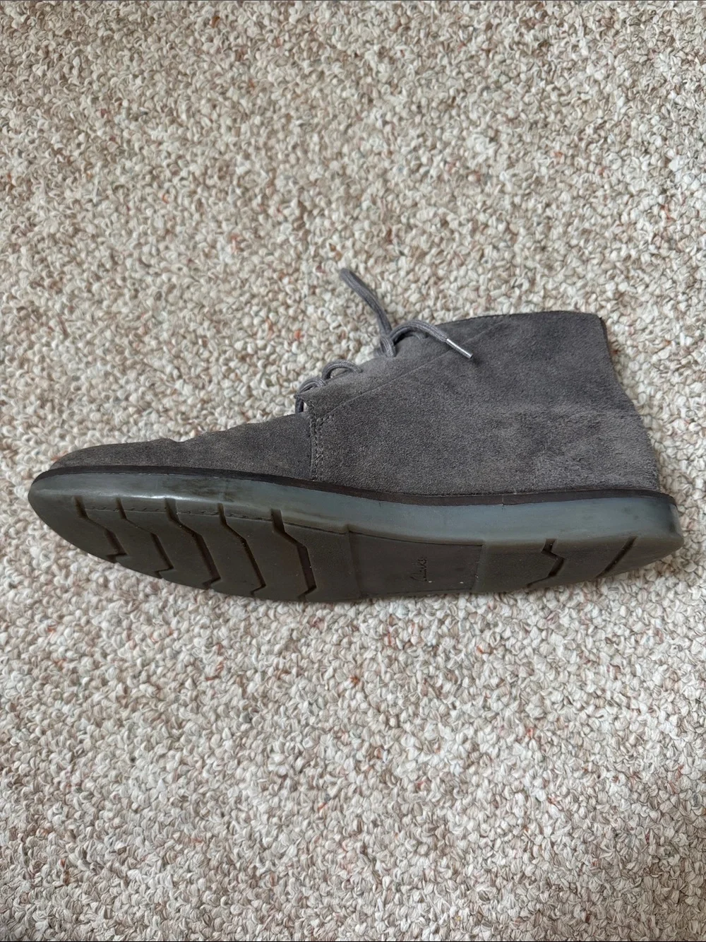 Clarks Men's Gray Suede Lace-Up Chukka Boots 8.5